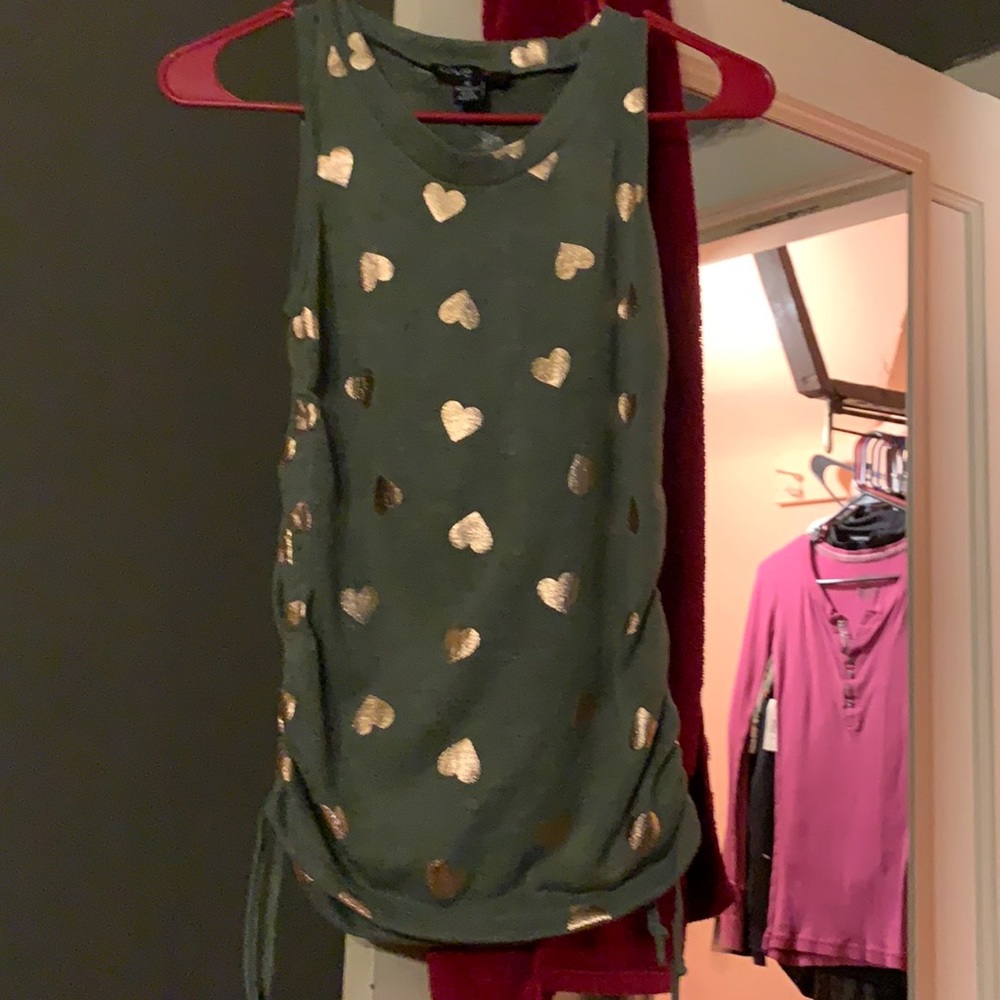 Army green tank top never wore didn't fit golden stars all over it super cute!